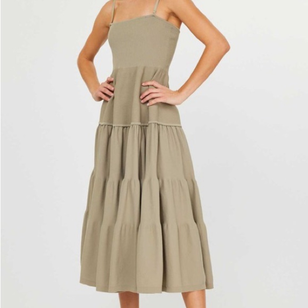 TAUPE SLEEVELESS SQUARE NECK TIERED DRESS